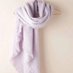 Anthropologie Joyeux Boucle Bias Lightweight Soft Cut Scarf in Lilac Purple Cozy